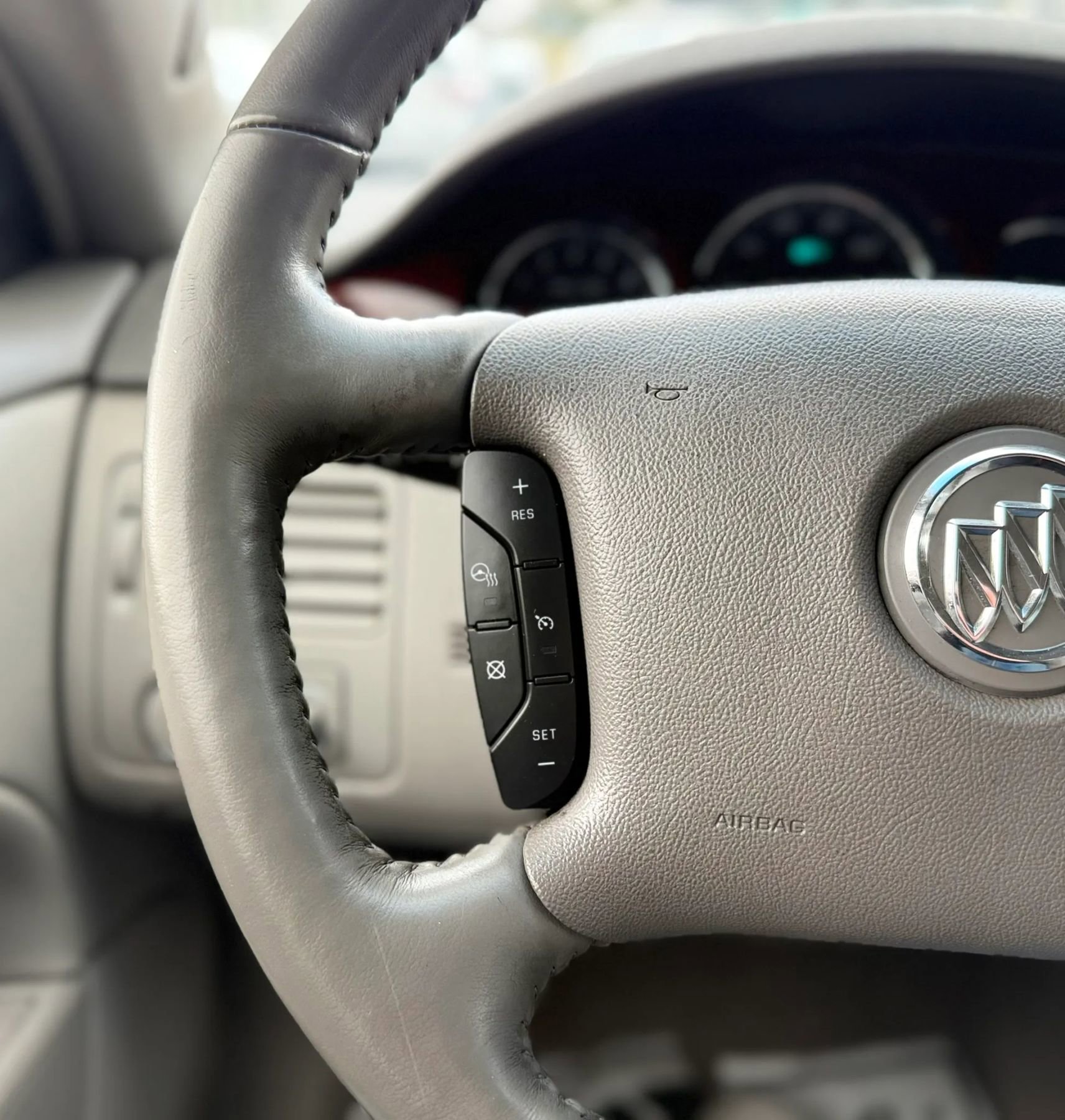 Used 2008 Buick Lucerne CXL w/ Driver Confidence Package image 13