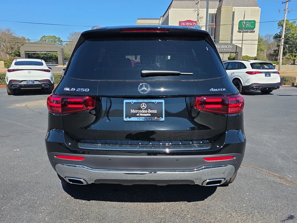 Used 2026 Mercedes-Benz GLB 250 GLB 250 image 4