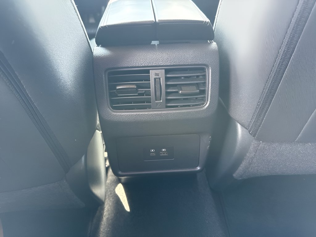 Used 2023 Nissan Rogue SV FWD image 12
