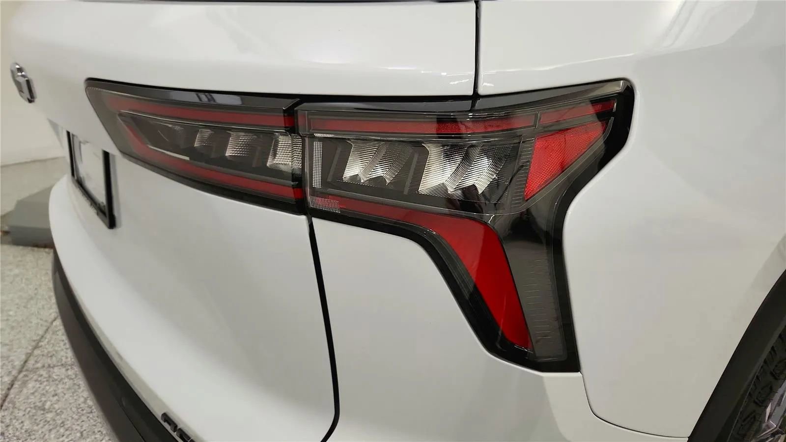 New 2026 Chevrolet Equinox ACTIV w/ Convenience Package III FWD image 15