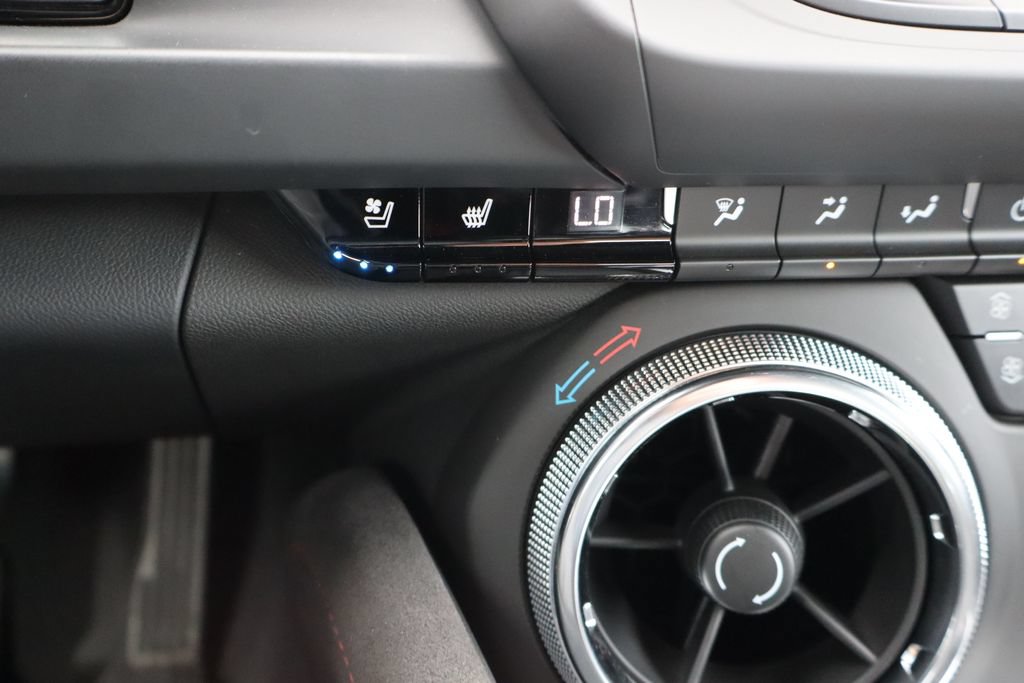 Used 2022 Chevrolet Camaro ZL1 RWD image 14