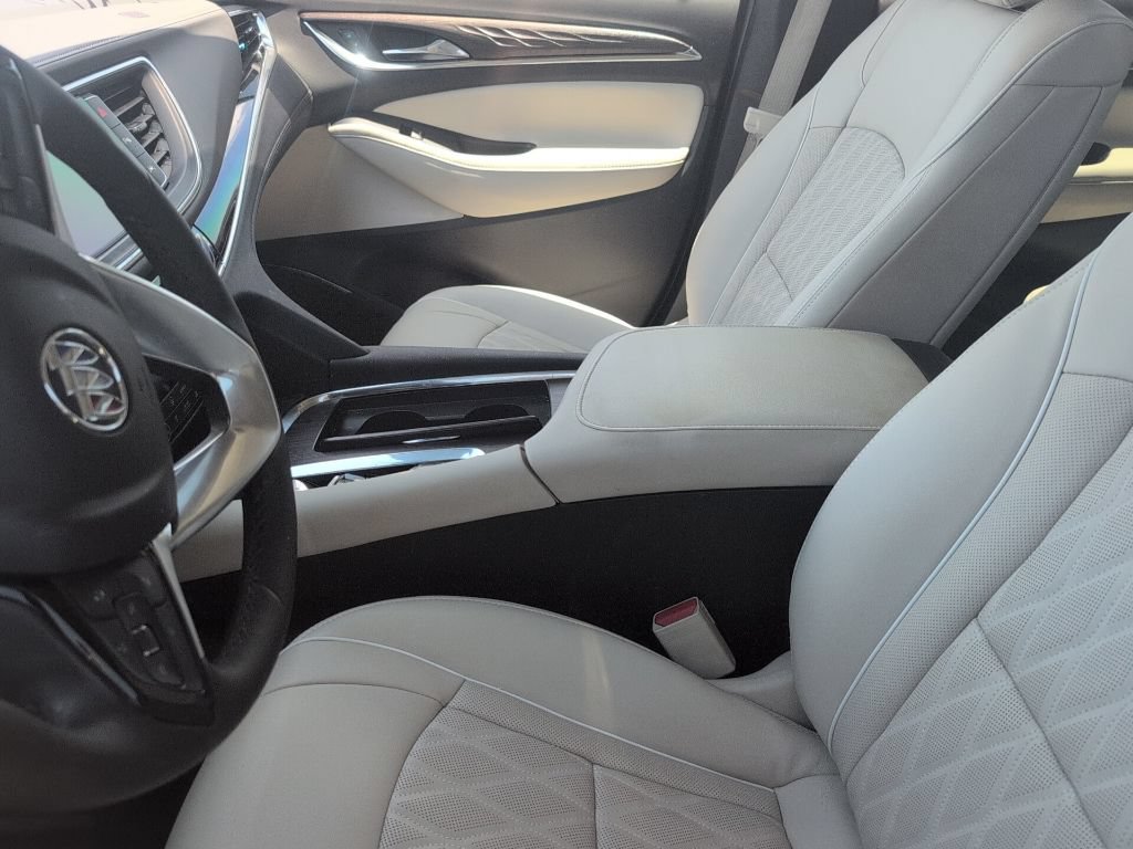 Used 2023 Buick Enclave Avenir w/ Avenir Technology Package AWD/4WD image 10