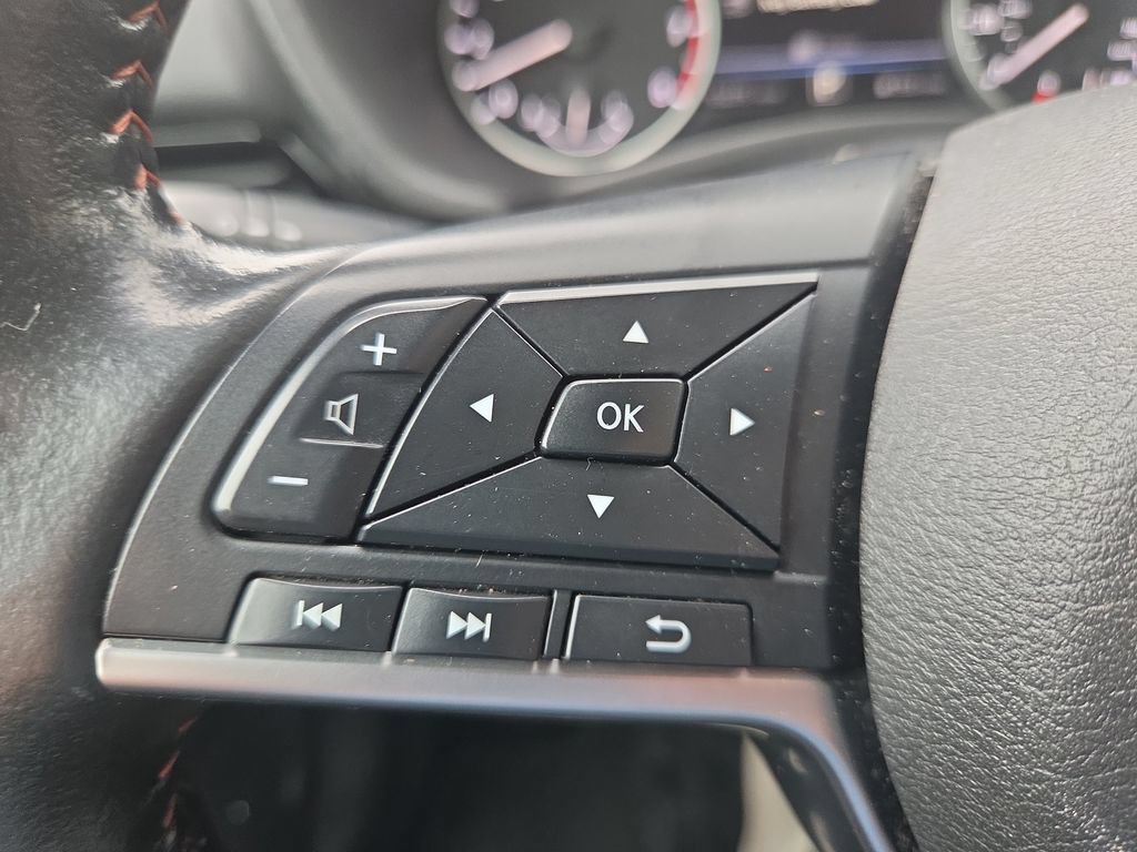 Used 2023 Nissan Sentra SR w/ SR Premium Package FWD image 30