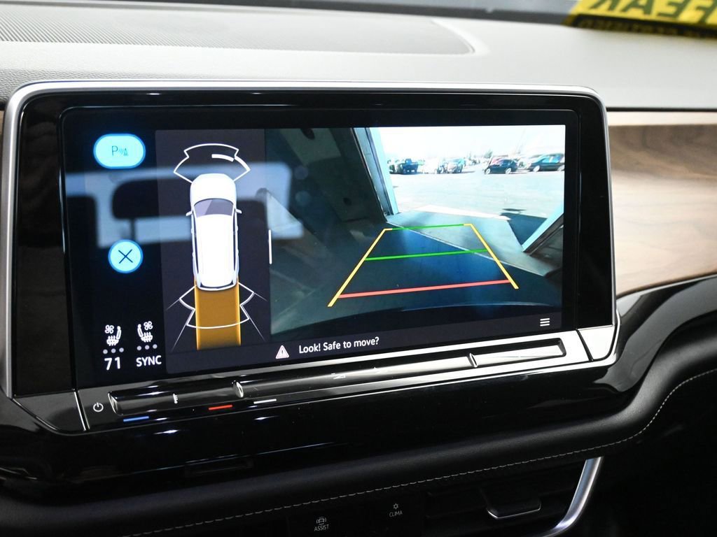 Used 2024 Volkswagen Atlas SE image 29