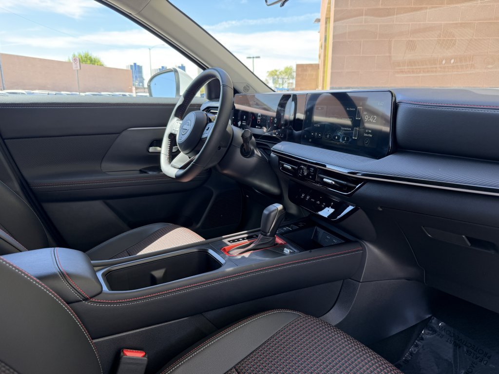 Used 2025 Nissan Kicks SR AWD/4WD image 34