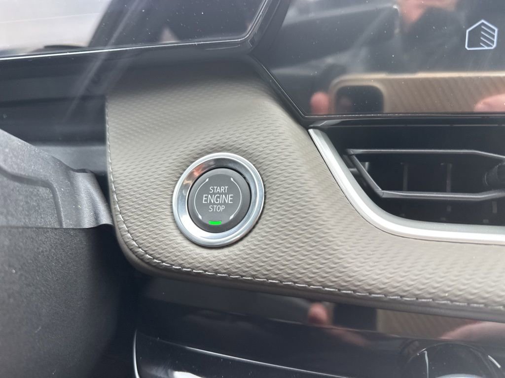 New 2026 Chevrolet Equinox LT w/ Convenience Package II image 17