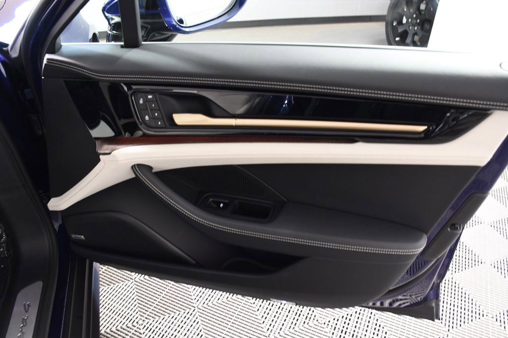 Used 2024 Porsche Panamera 4 AWD/4WD image 18