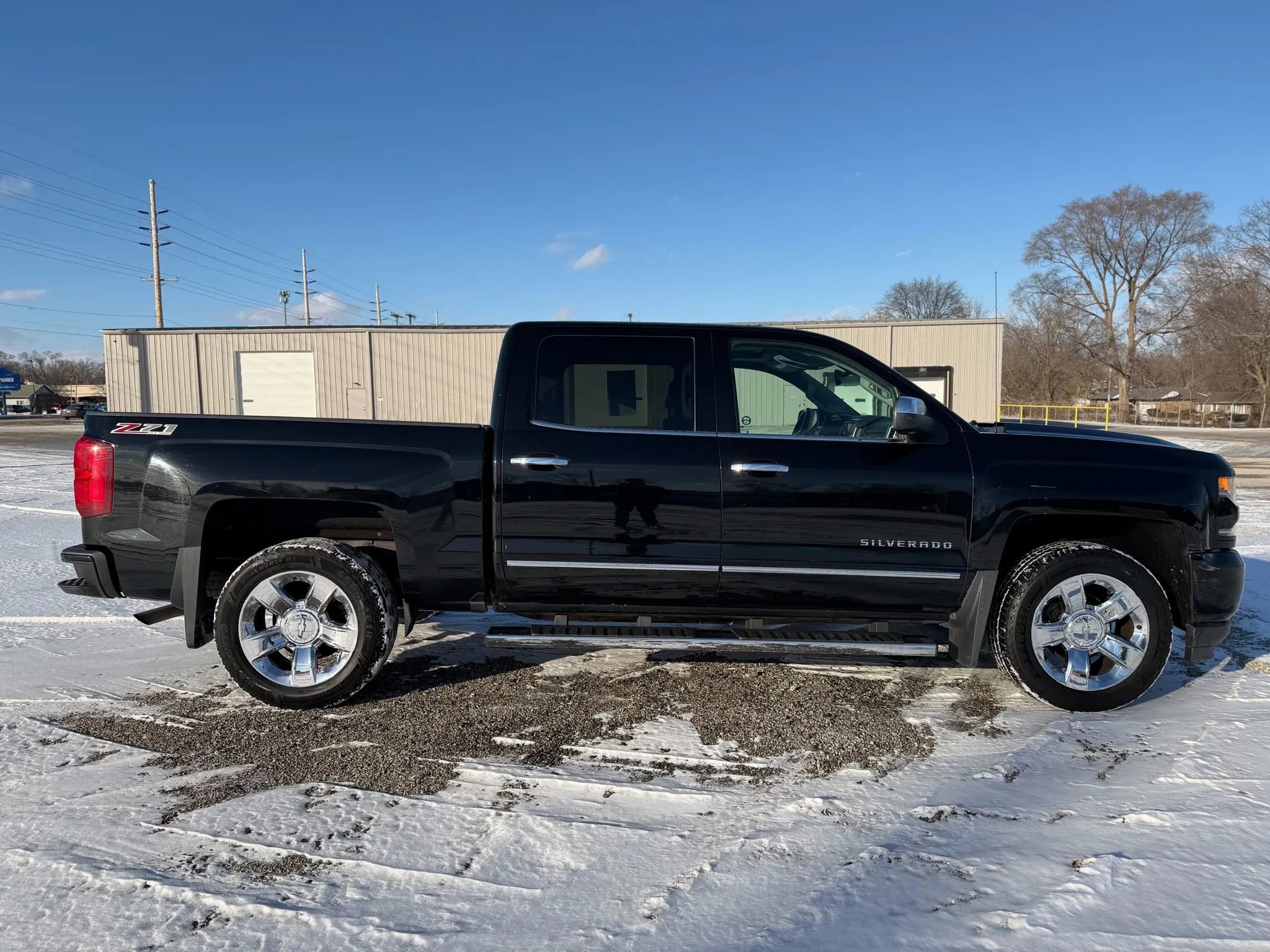Used 2017 Chevrolet Silverado 1500 LTZ Z71 image 4