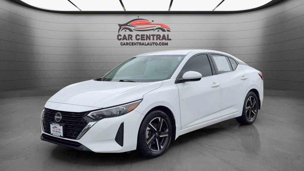 Used 2025 Nissan Sentra SV image 1