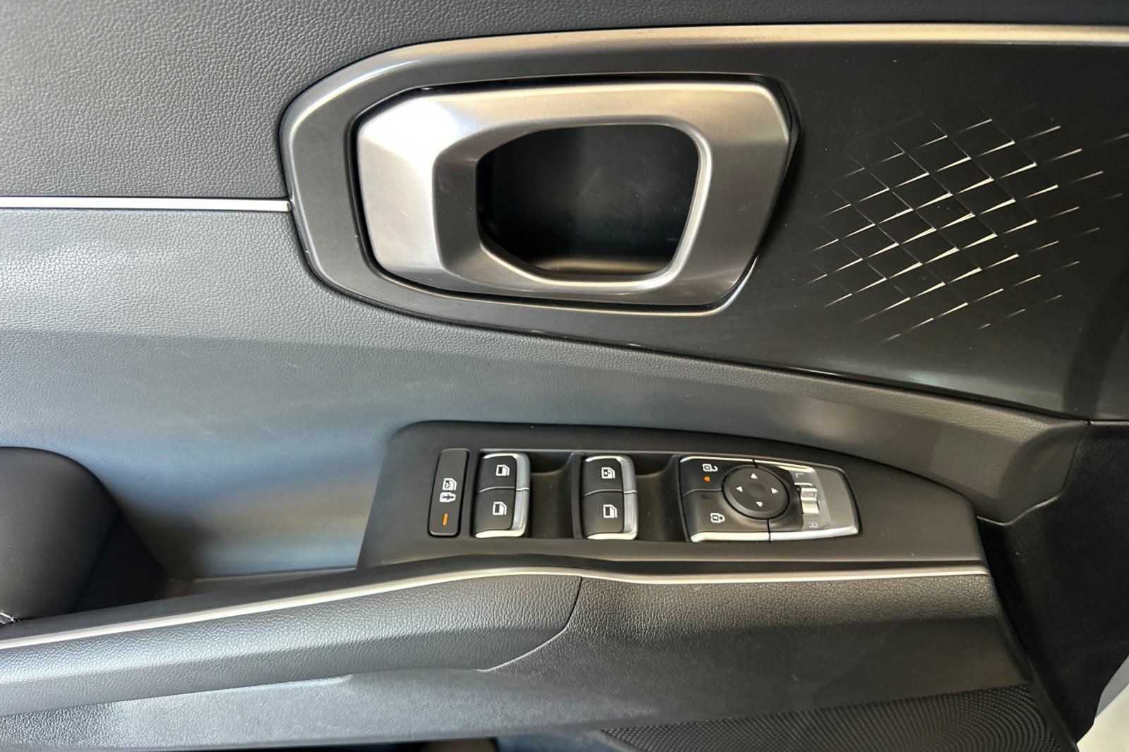 Certified 2026 Kia Sorento LX FWD image 11