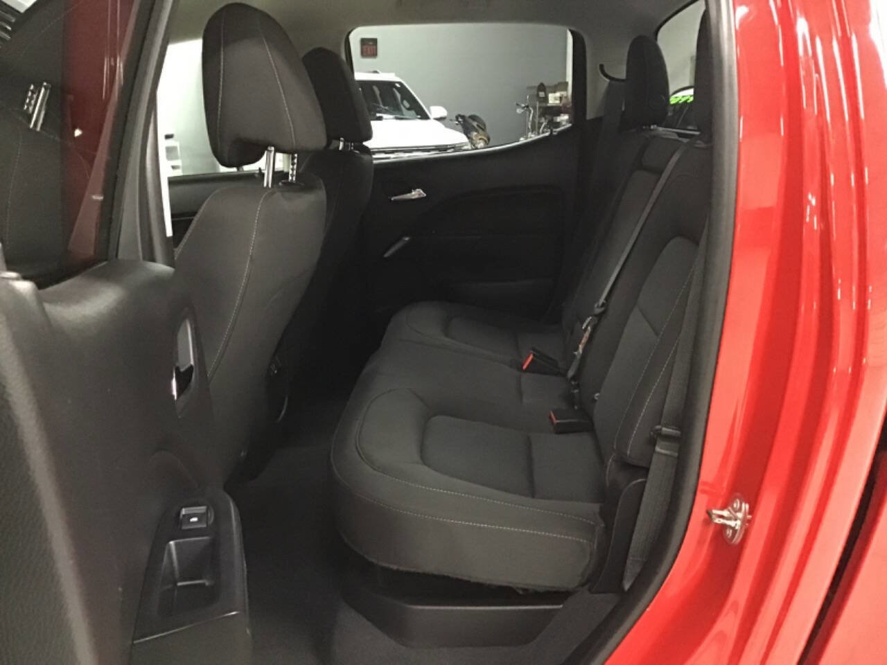 Used 2019 Chevrolet Colorado LT w/ Colorado RST Special Edition image 18