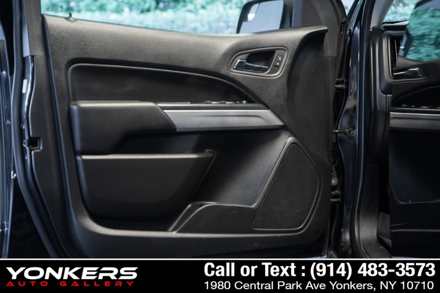 Used 2019 Chevrolet Colorado ZR2 w/ ZR2 Midnight Special Edition AWD/4WD image 12