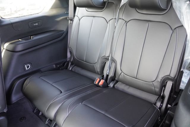 New 2026 Jeep Grand Cherokee L Limited image 12