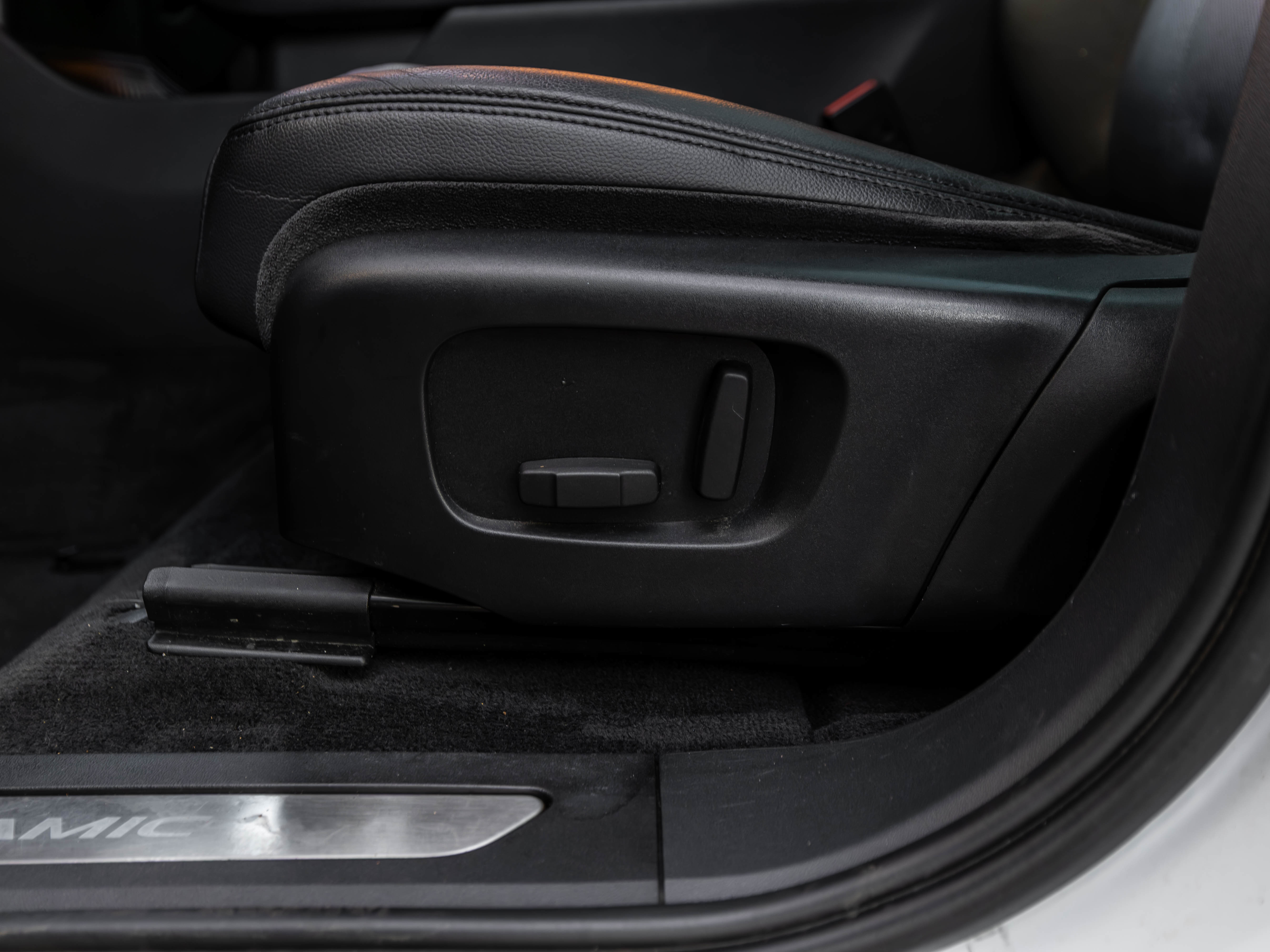 Used 2020 Land Rover Range Rover Evoque R-Dynamic S AWD/4WD image 61