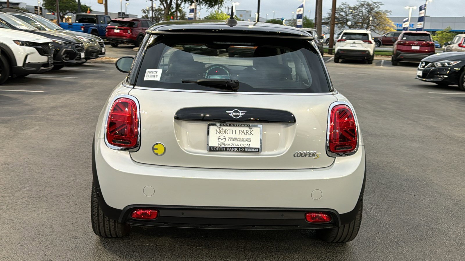 Used 2022 MINI Cooper SE image 7