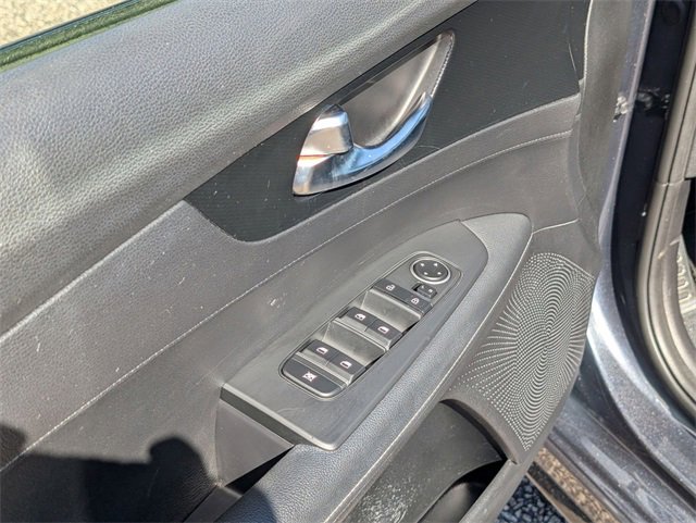 Used 2023 Kia Forte GT-Line image 18