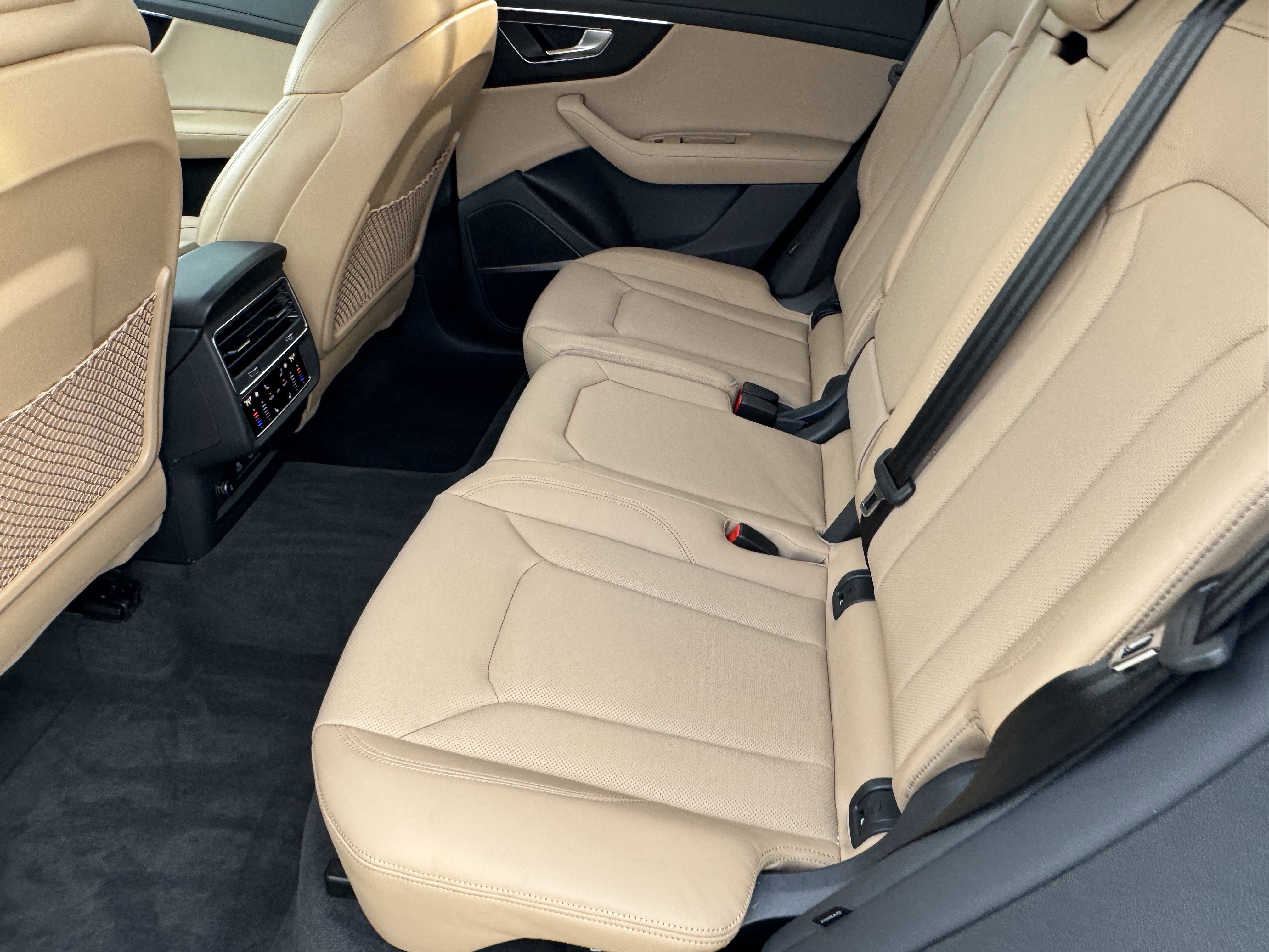 Used 2023 Audi Q8 Prestige image 6