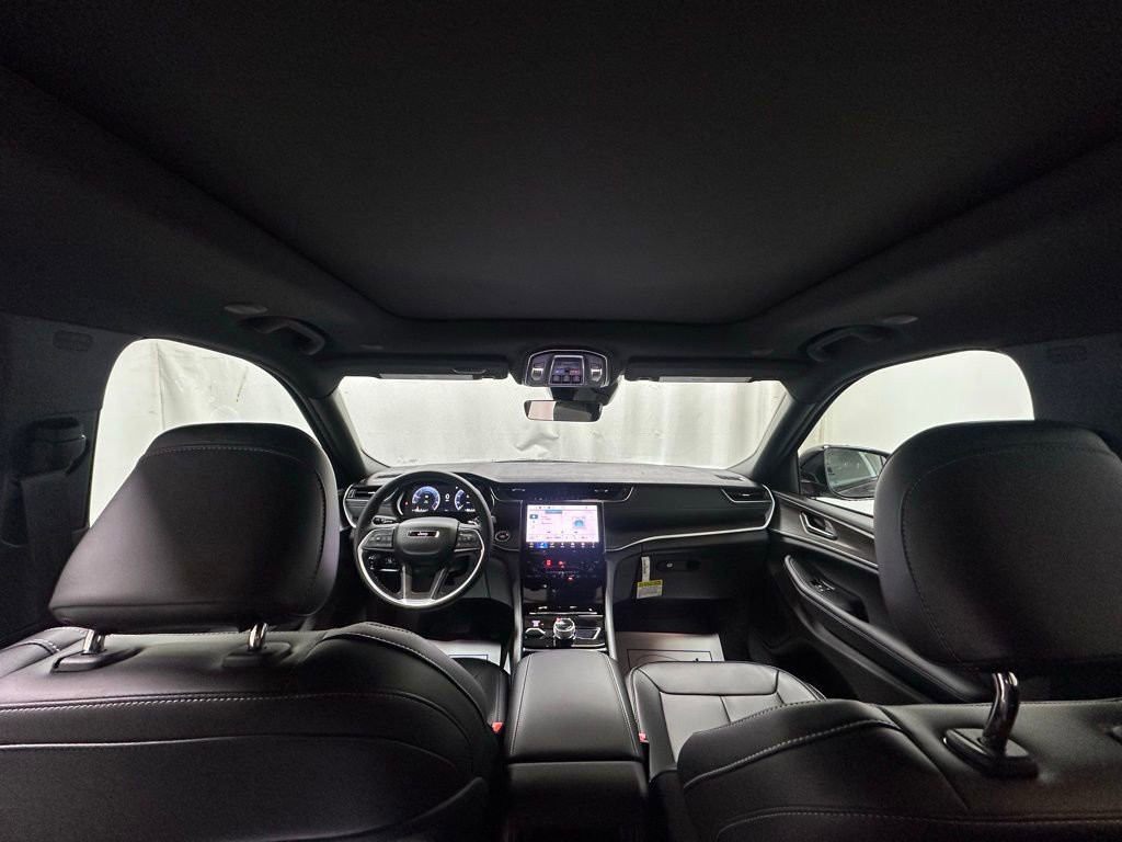 New 2025 Jeep Grand Cherokee Limited image 18