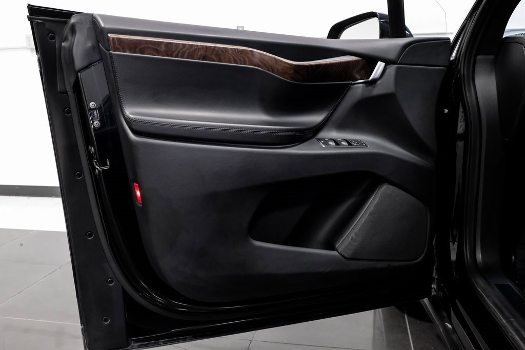 Used 2018 Tesla Model X P100D image 41