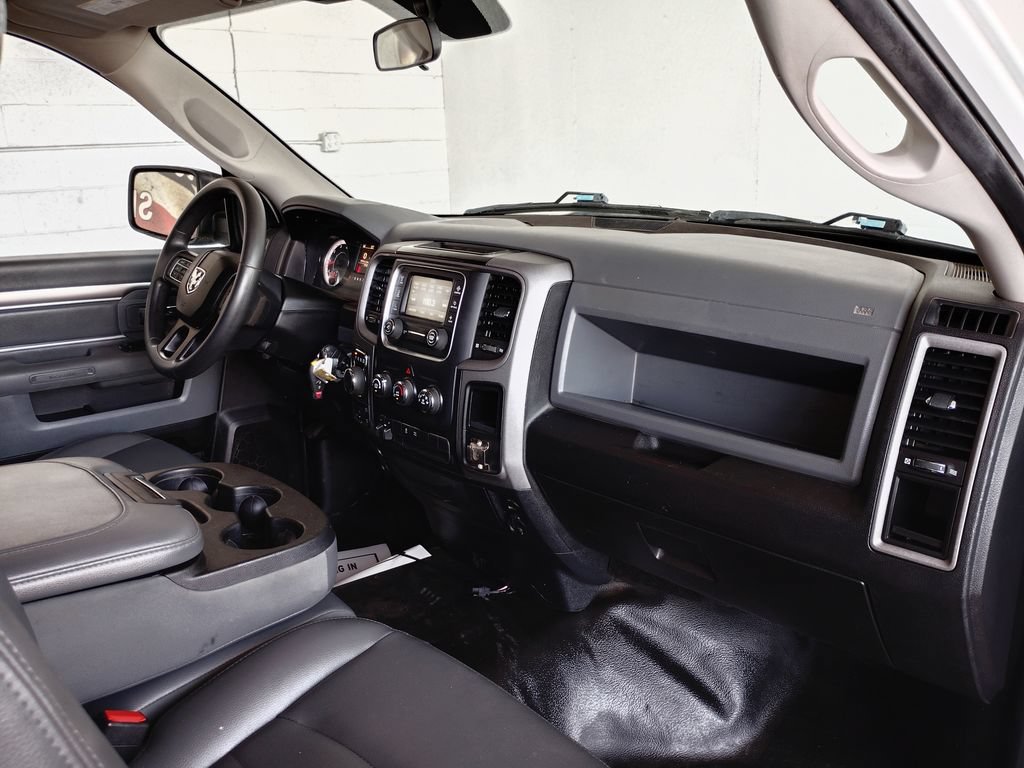 Used 2018 RAM 1500 ST AWD/4WD image 11