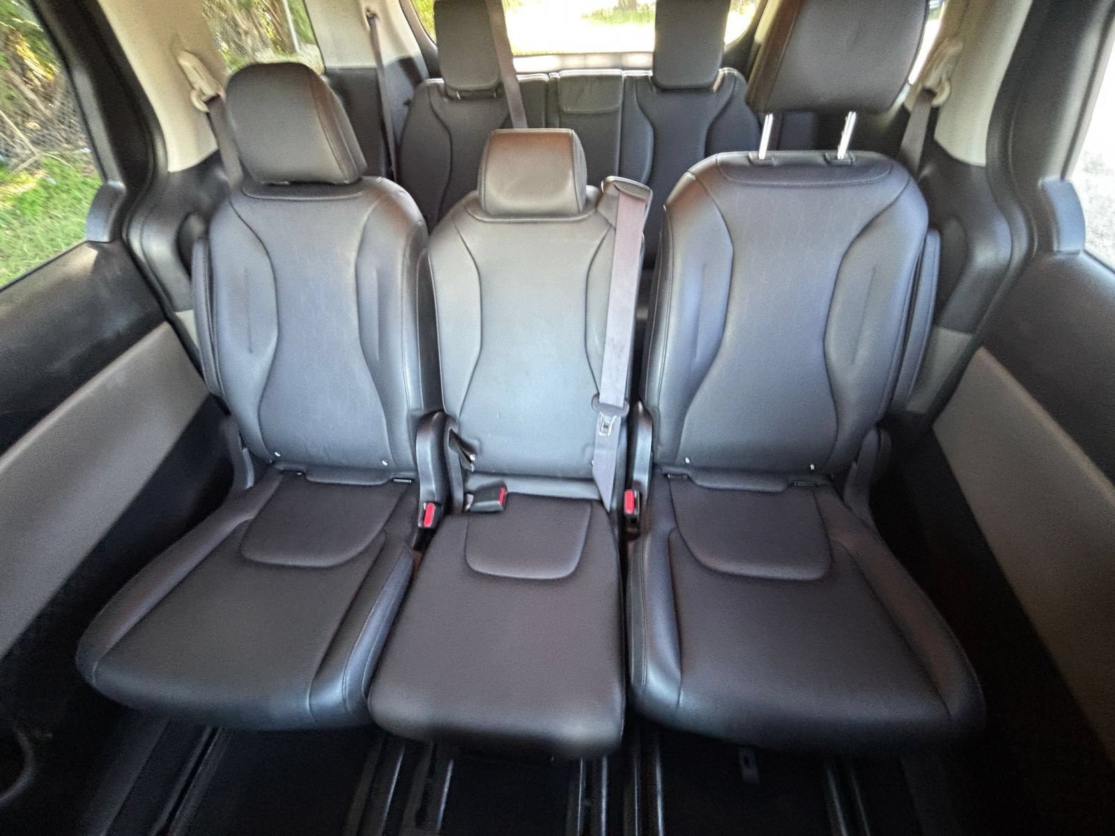 Used 2026 Kia Carnival FWD image 40
