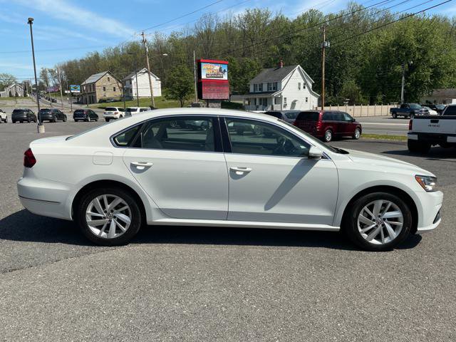 Used 2018 Volkswagen Passat 2.0T SE FWD image 10