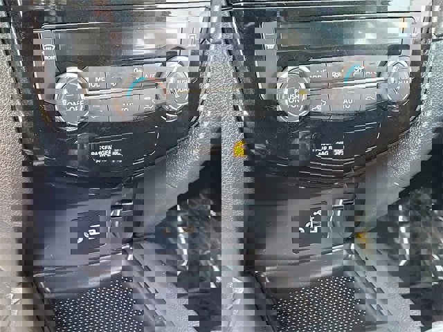 Used 2018 Nissan Rogue SV image 17