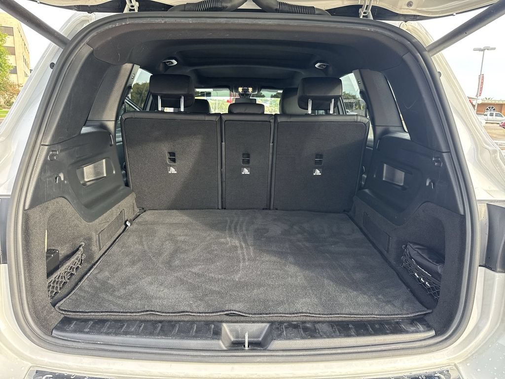 Used 2023 Mercedes-Benz GLB 250 w/ Premium Package image 34