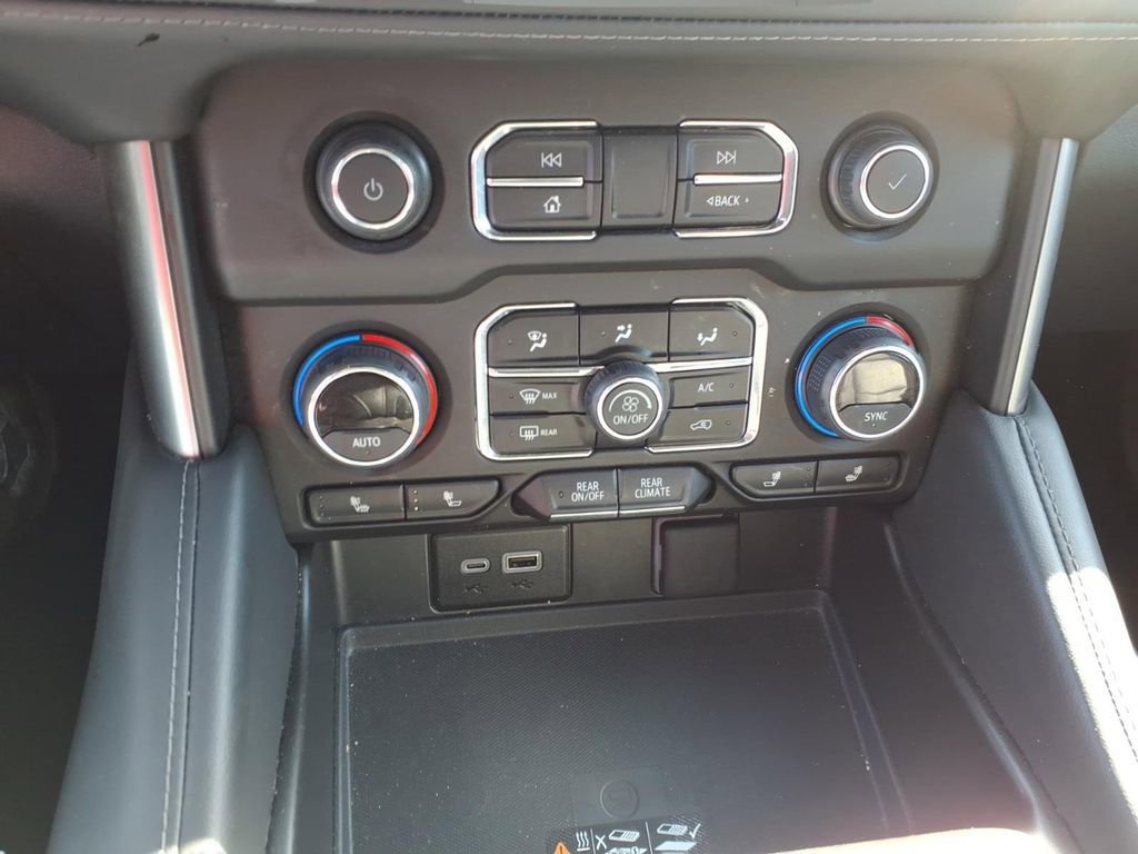 Used 2024 Chevrolet Suburban LT AWD/4WD image 20