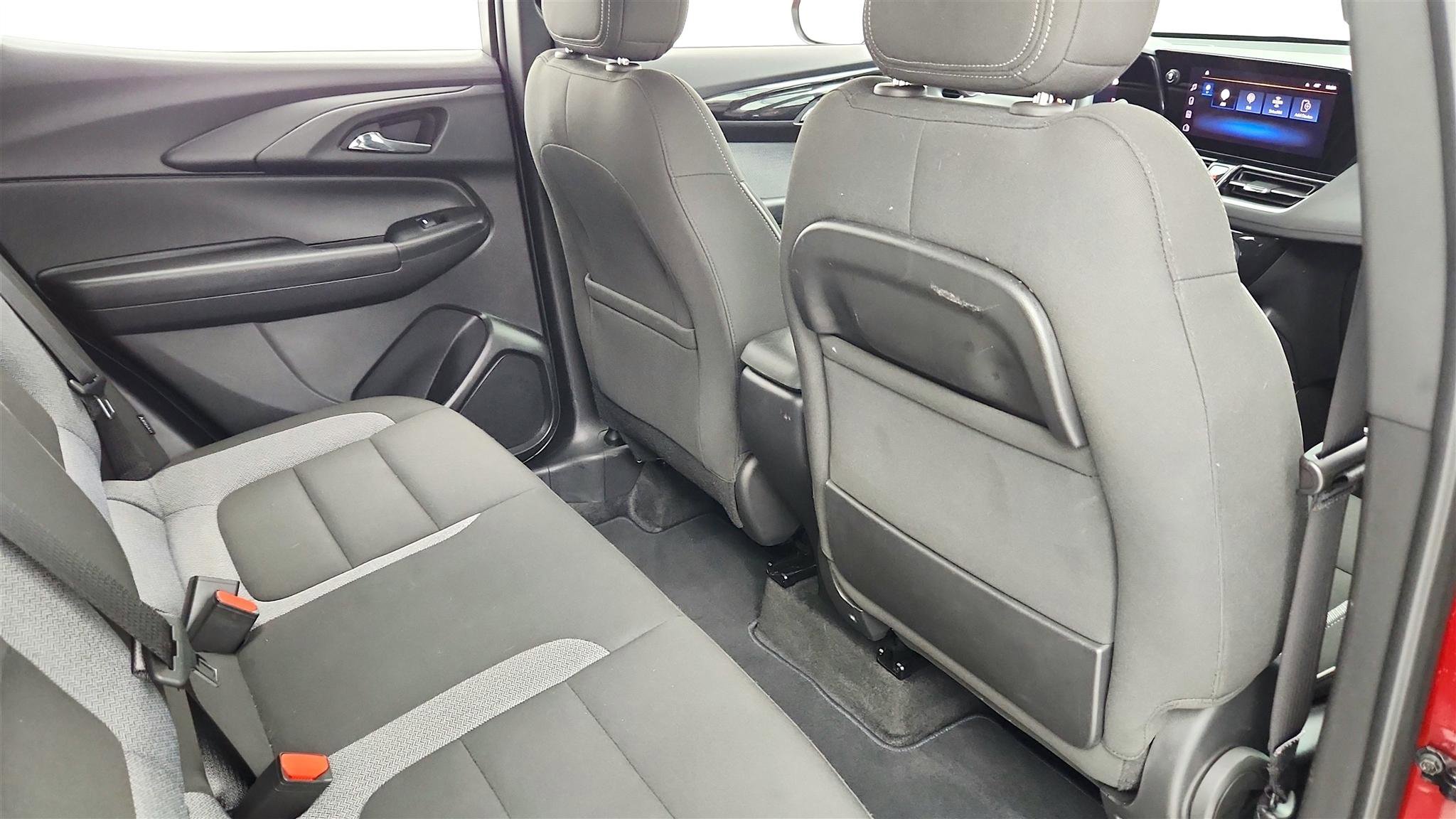 Used 2025 Chevrolet TrailBlazer LT image 36