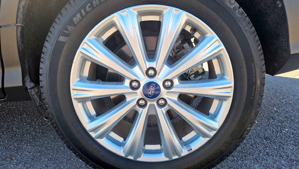 Used 2019 Ford Escape SEL FWD image 17
