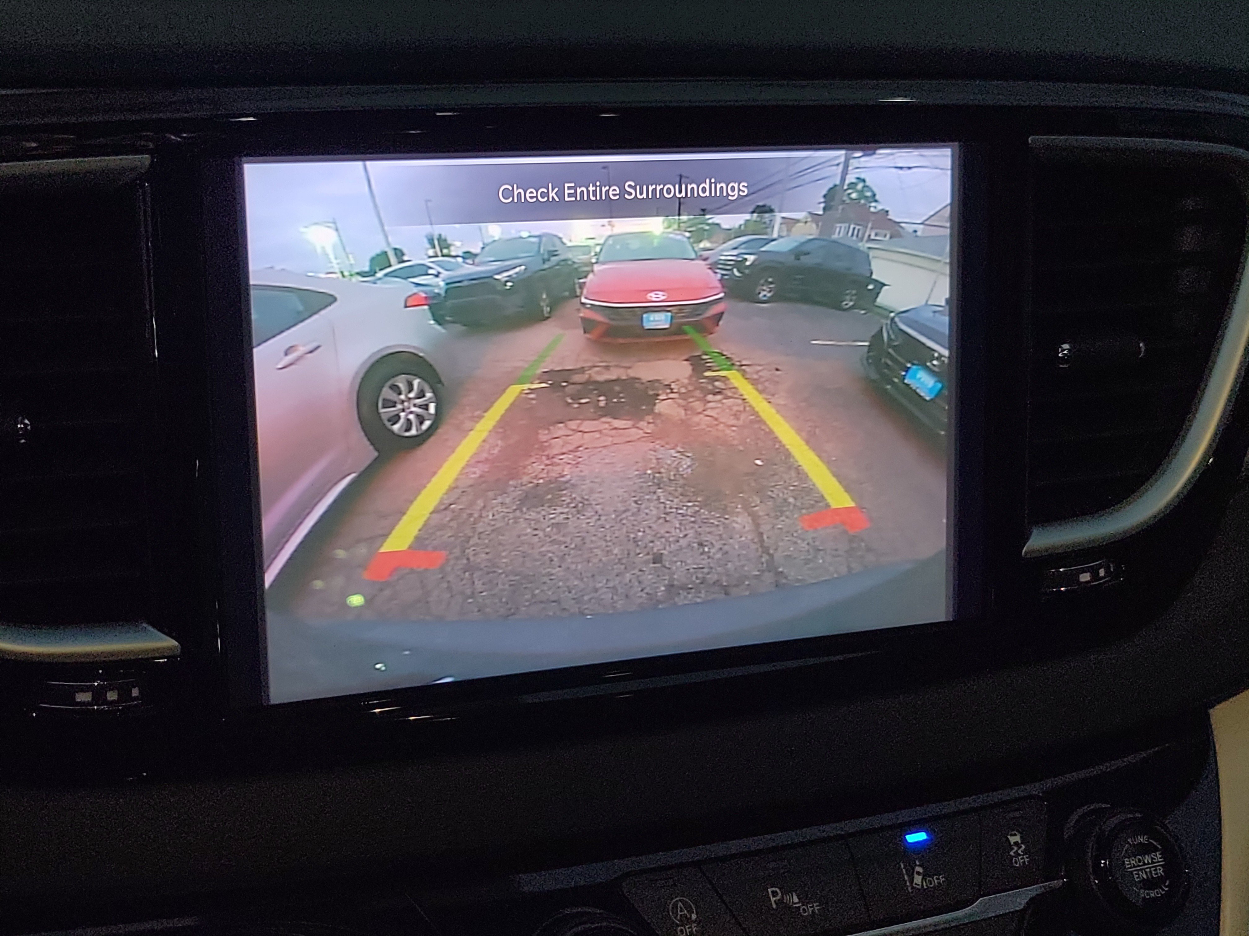 Used 2023 Chrysler Pacifica Touring-L FWD image 30