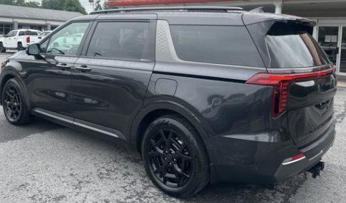 Certified 2025 Kia Carnival SX Prestige image 2