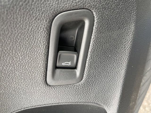 New 2025 Volkswagen Atlas Cross Sport SEL Premium R-Line image 30