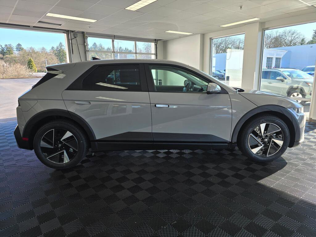 New 2026 Hyundai Ioniq 5 SEL image 3