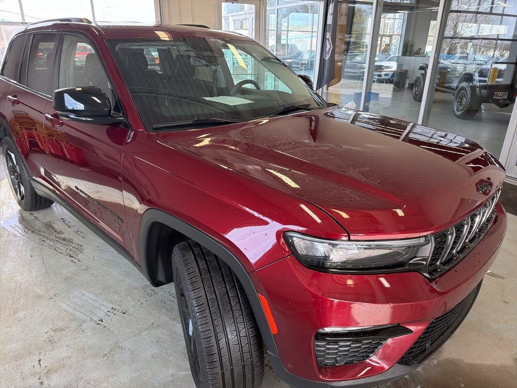 Used 2023 Jeep Grand Cherokee Limited w/ Luxury Tech Group II image 27