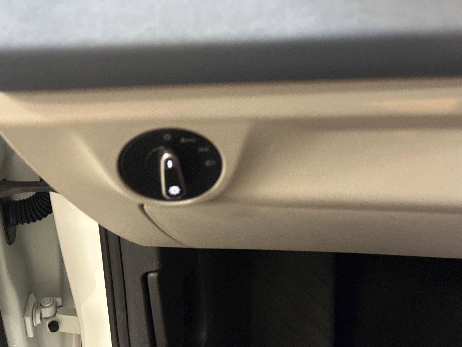 New 2026 Volkswagen Jetta SE image 32