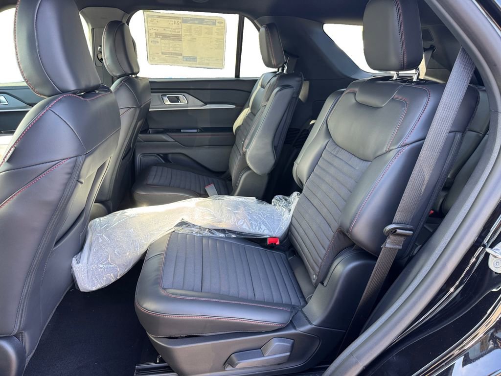 New 2026 Ford Explorer ST-Line w/ ST-Line Street Pack image 16