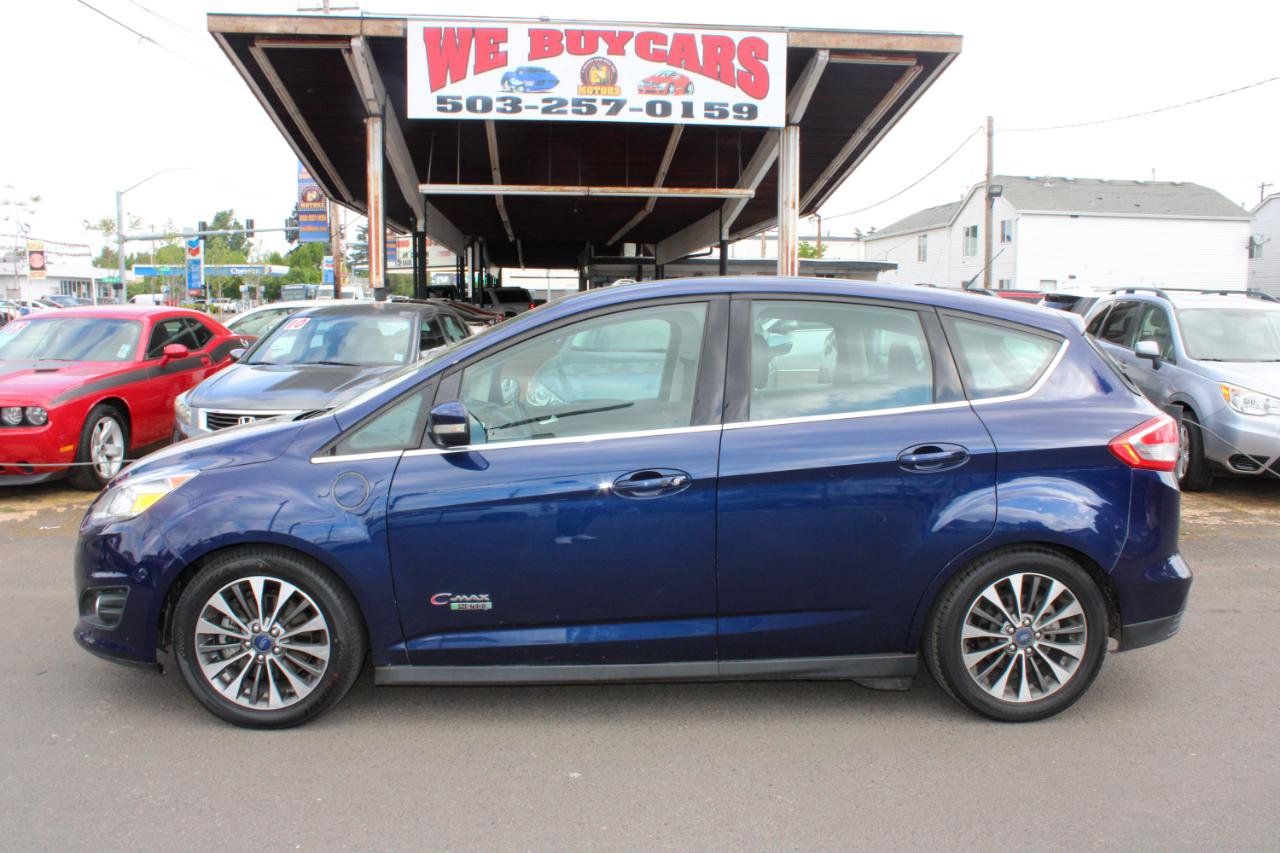 Used 2017 Ford C-MAX Energi Titanium w/ Equipment Group 501A FWD image 3