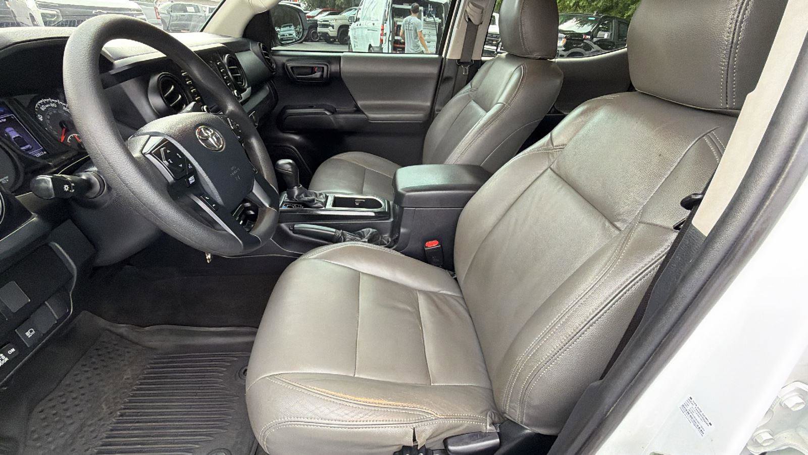 Used 2020 Toyota Tacoma SR AWD/4WD image 3