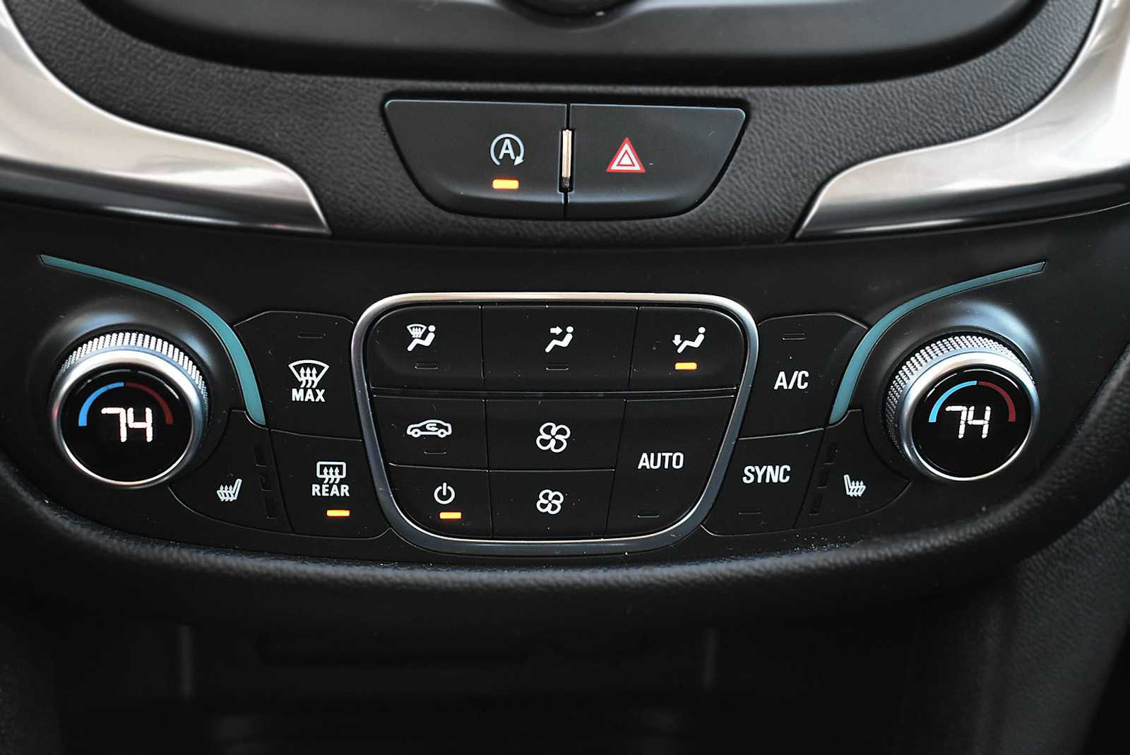 Used 2024 Chevrolet Equinox LT image 19