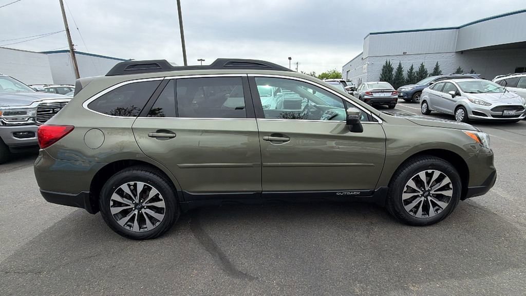 Used 2017 Subaru Outback 2.5i Limited image 3