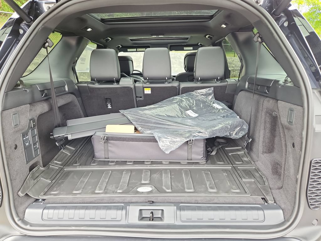 New 2026 Land Rover Discovery S AWD/4WD image 13
