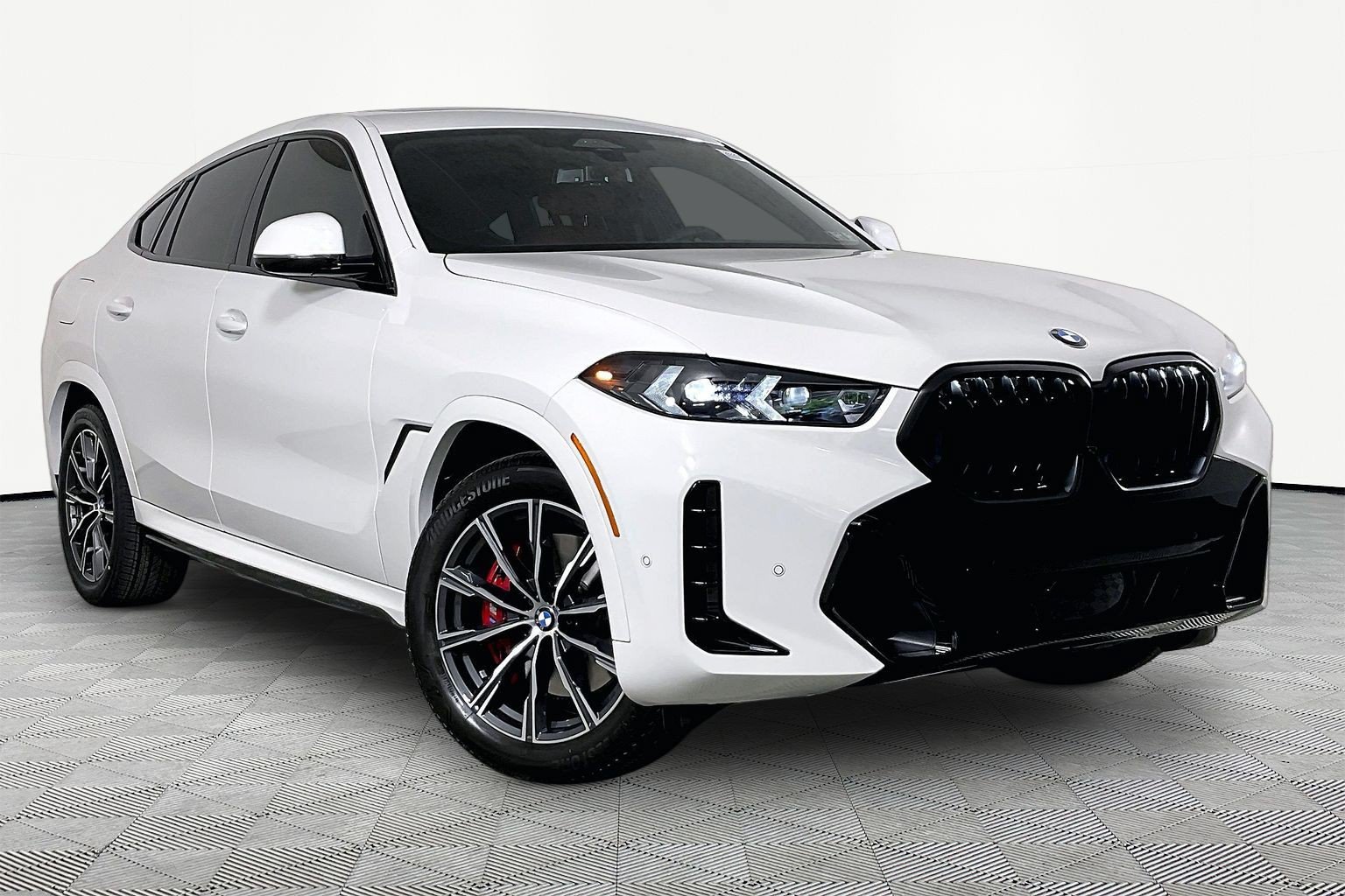 Certified 2026 BMW X6 xDrive40i w/ Climate Comfort Package AWD/4WD image 4