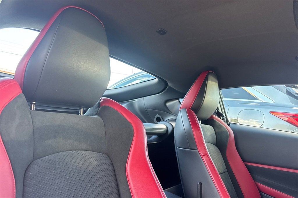 Certified 2025 Nissan Z Performance w/ Floor Mat Package image 16