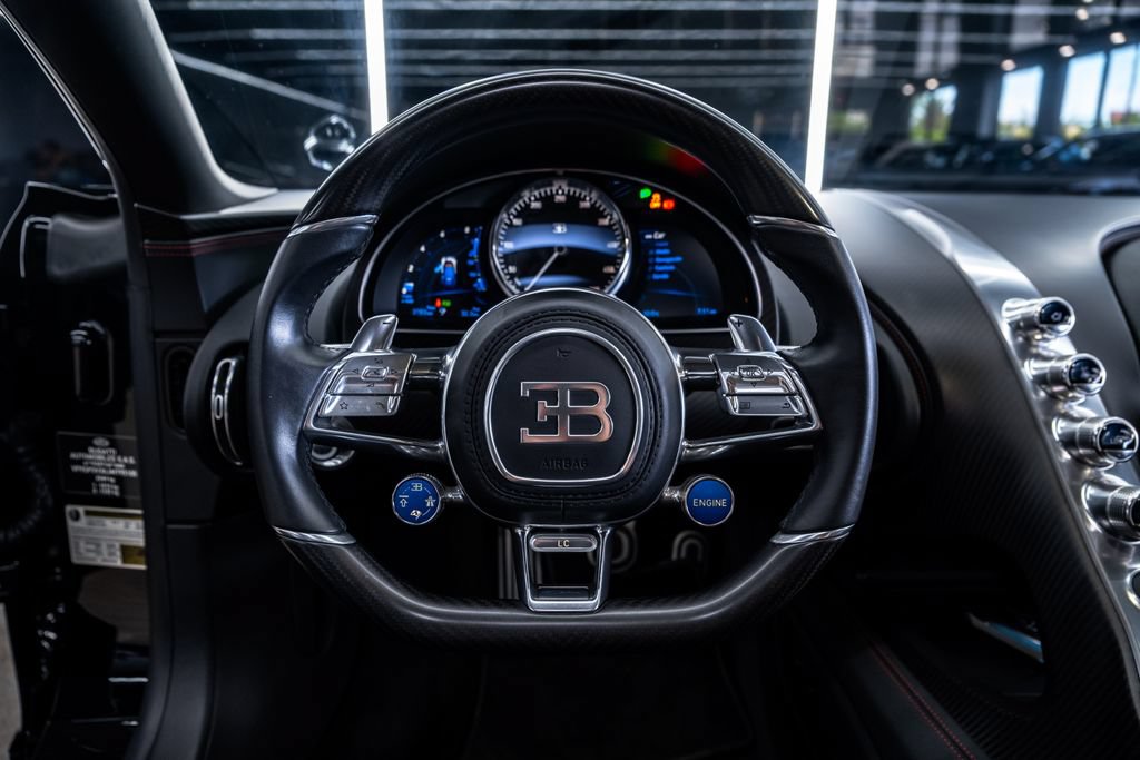 Used 2018 Bugatti Chiron AWD/4WD image 32
