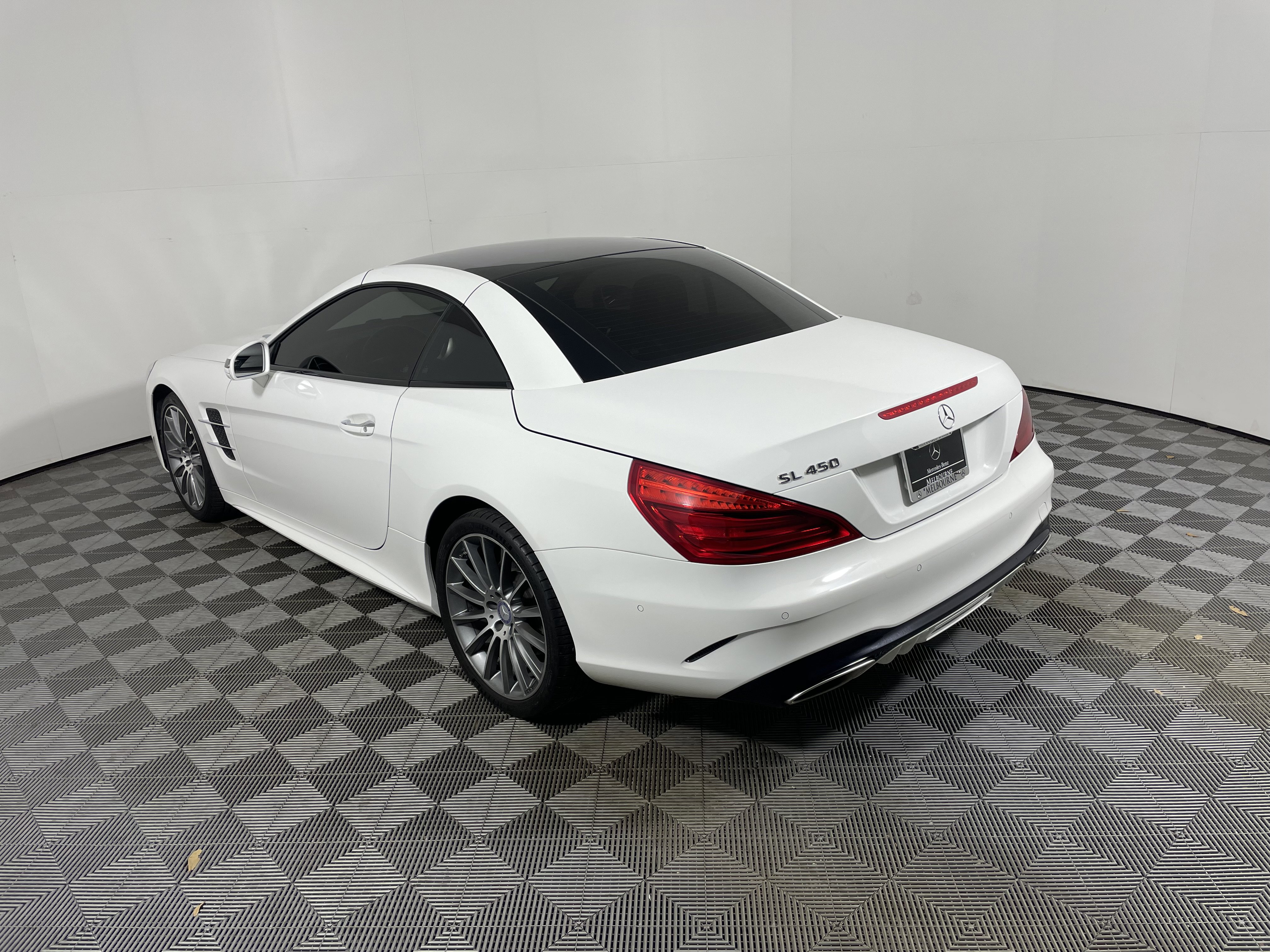 Used 2017 Mercedes-Benz SL 450 image 3