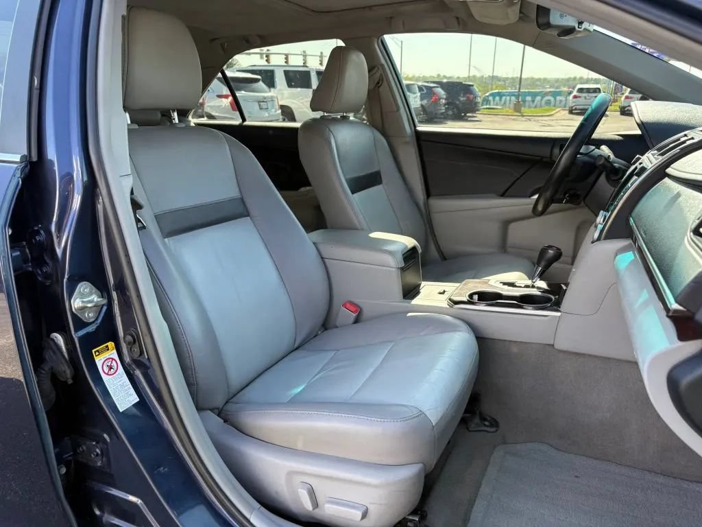 Used 2014 Toyota Camry XLE w/ Leather Package FWD image 15