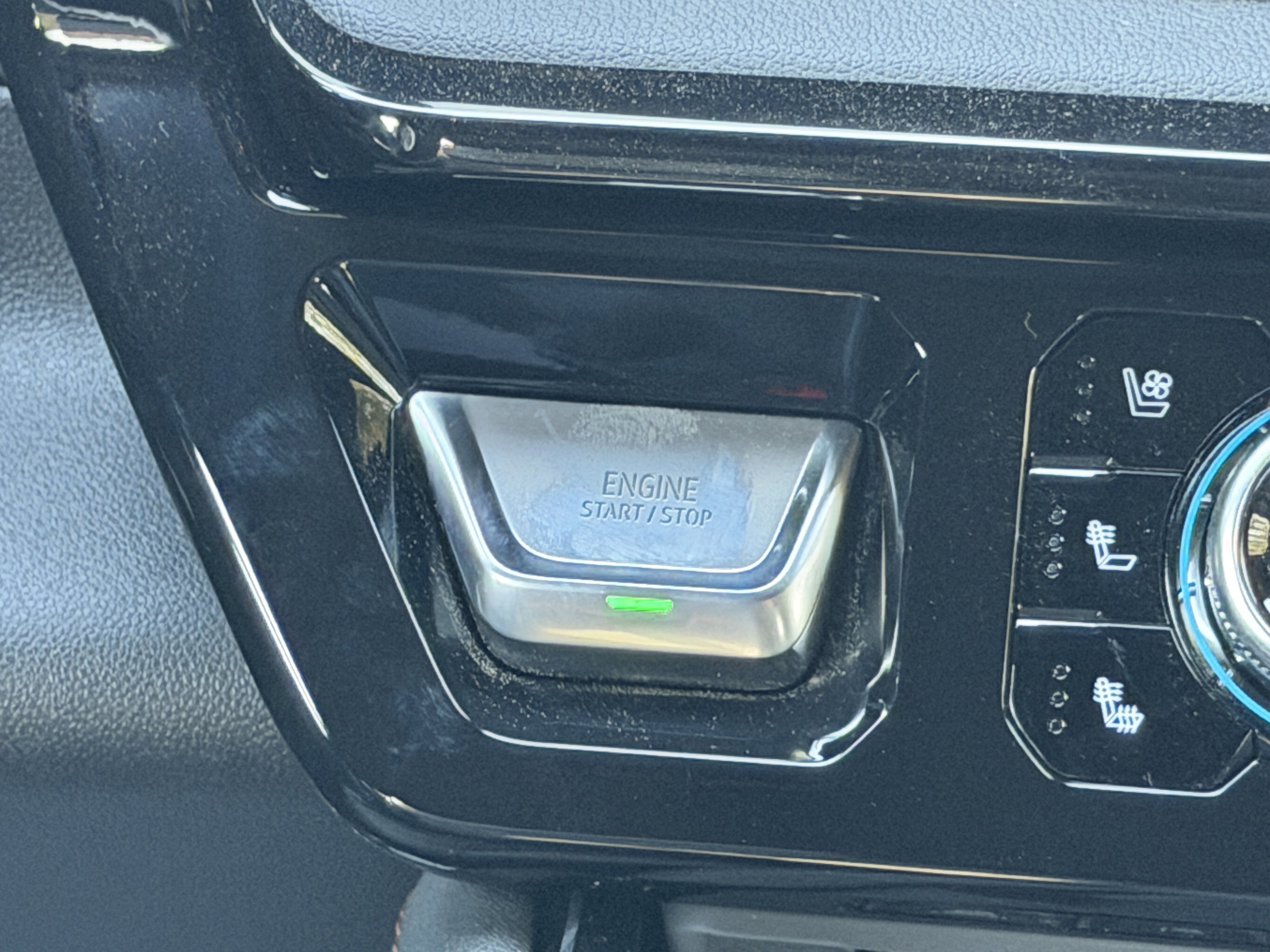 New 2026 GMC Sierra 2500 AT4 w/ Technology Package image 45