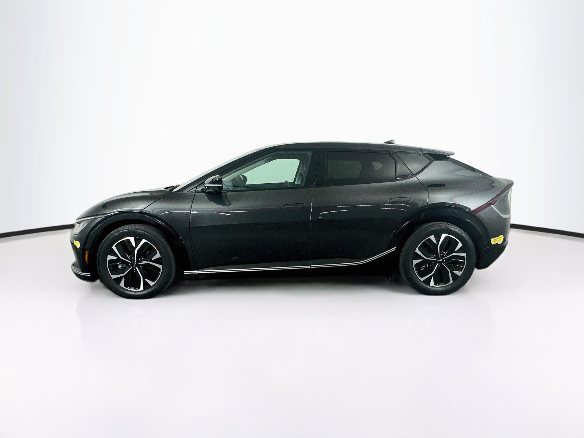 Used 2022 Kia EV6 Wind w/ Wind Technology Package AWD/4WD image 4